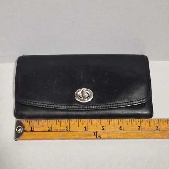 Coach Vintage 90s Iconic Old Money Turn Lock Timeless Soft Black Leather Wallet - Picture 6 of 7